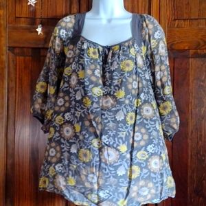 Old Navy Womens XL Gray and Yellow Floral blouse Sz XL